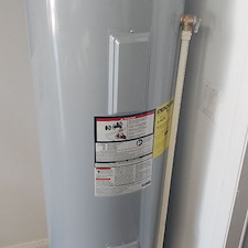 LEAKING-Water-Heater-Orlandos-247-Repair-Service-407-375-1100 0